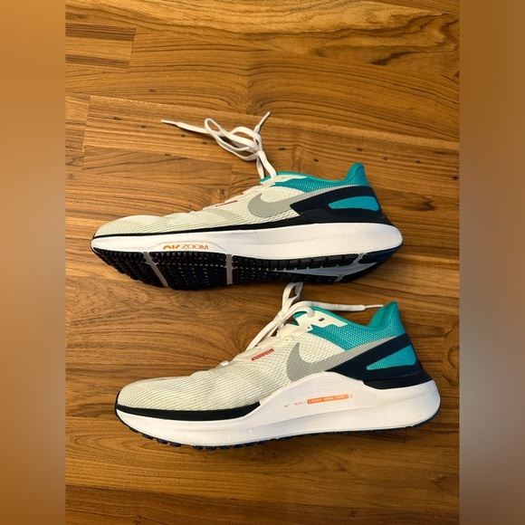 Women’s Size 10 White Jade Nike Air Zoom Structure 25 Running Shoes - Picture 4 of 8